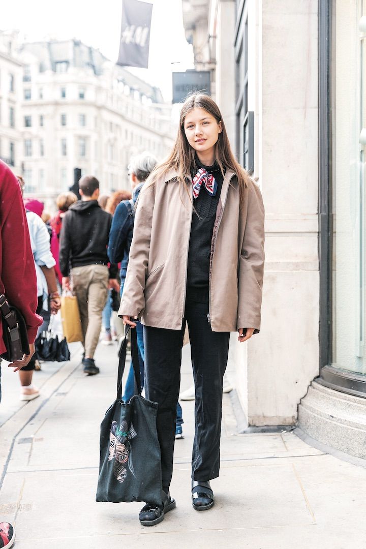 まだまだ手放せない、アウターを生かしたコーデが盛りだくさん！【ロンドンガールの一週間コーデ】