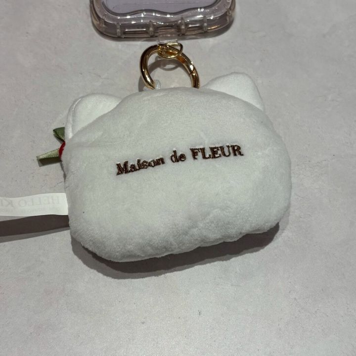 メゾン ド フルール × ハローキティ いちごぬいぐるみチャーム 