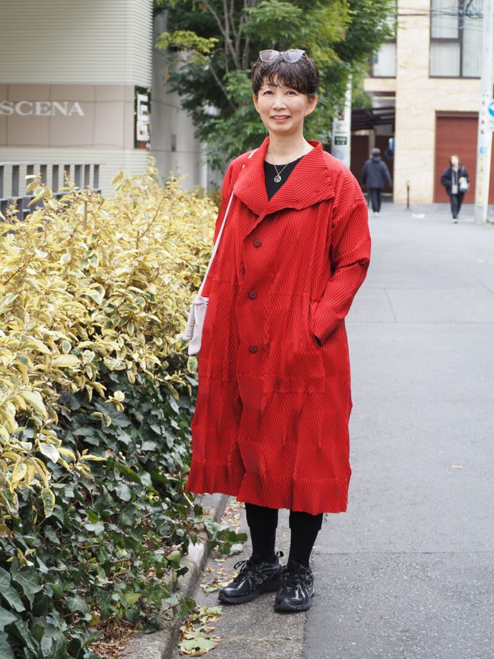 【1週間スナップ】50代の春コーデはデニムとスニーカーを味方につけて！ 若作りにならないコツは？