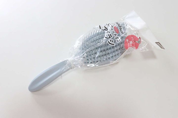 頭皮にフィットするヘアブラシ ヘアケアグッズ