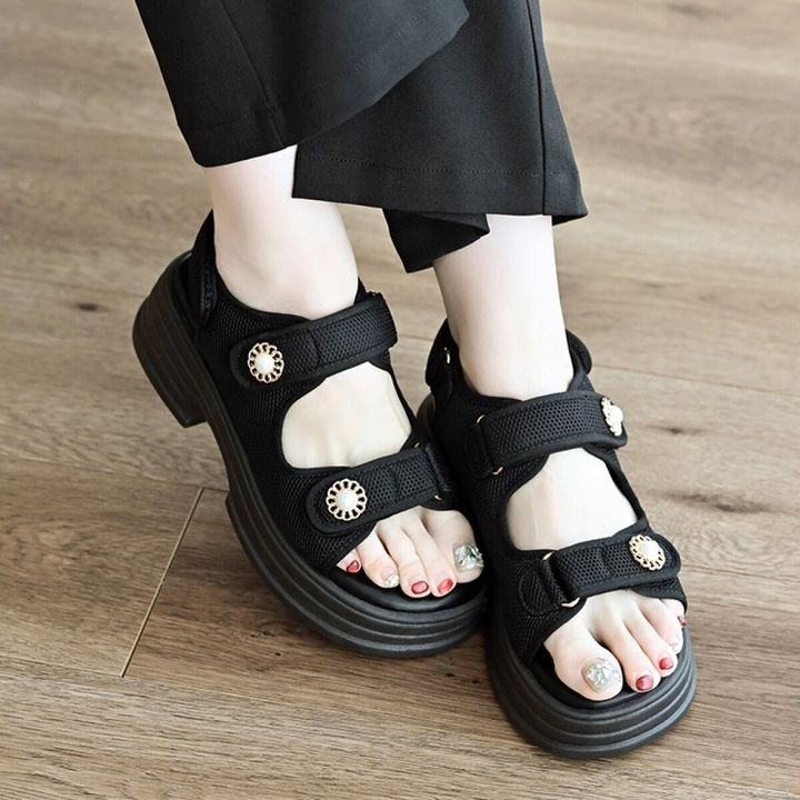 しまむらのフラワーモチーフスポーツサンダル（MUMU）