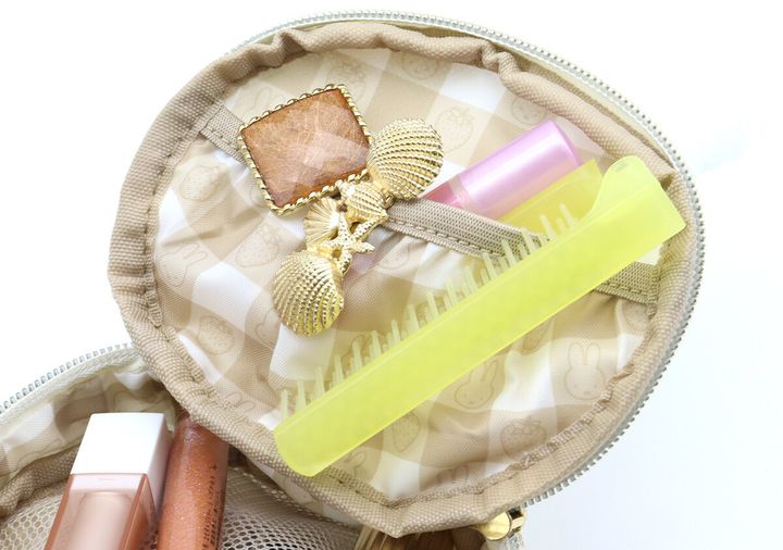 宝島社ムック付録のmiffy（ミッフィー）いちごチャームの2WAYポーチ＆ショルダーバッグ9