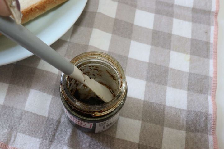 ダイソーのKOKU バターナイフをビンに使う