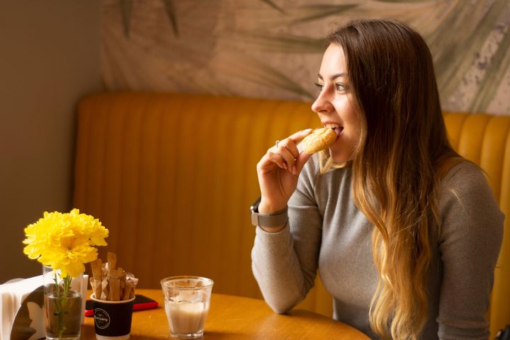 「ソロ活」の完成度がもたらす充足感。不確実な恋愛より、確実な自分時間を