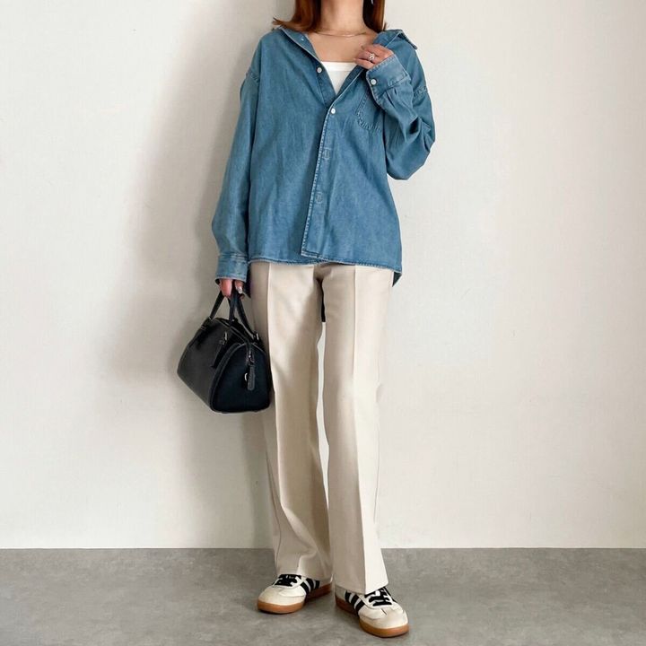 GUコットンブレンドスクエアネックキャミソール デニムシャツコーデ