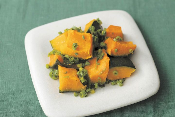 1年中、安価で手に入る！【冷凍かぼちゃ】のおいしいおかず2選「シーフードミックスシチュー／ねぎソースあえ」