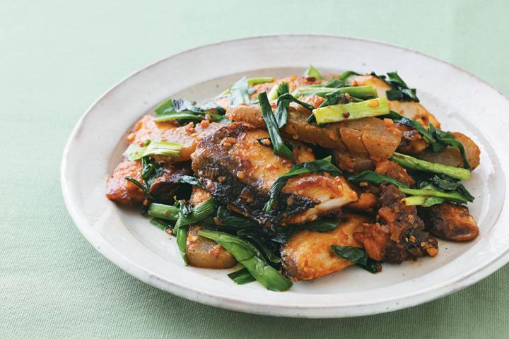 こんにゃくで認知症や生活習慣病予防できるって本当？「鮭の南蛮漬け／ぶりの韓国風みそ炒め」レシピ2選