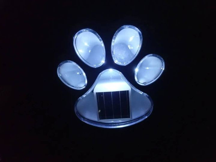 DAISO(ダイソー)：ソーラーガーデンライト(ネコ型)