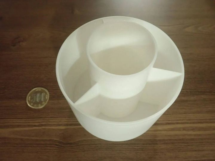 DAISO(ダイソー)：回転できる収納ケース