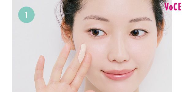 ファンデの適量は、両頬、額それぞれ第二関節までつけた量
