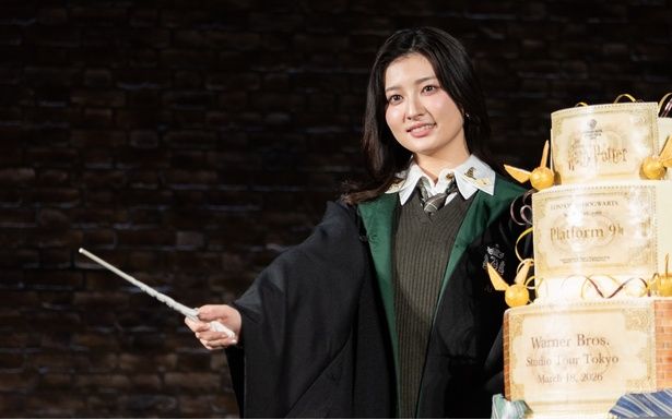 スペシャルムービーではホウキ体験でプロ級の腕前を見せた吉川愛