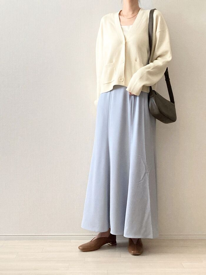 【ユニクロ】毎朝着る服、迷ってない？40代の春コーデに『ショート丈カーデ』が大活躍！