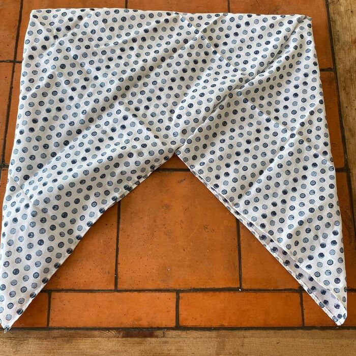 100均手ぬぐいでおしゃれな「おさんぽバッグ」ができちゃった！2箇所縫うだけの簡単リメイク♪