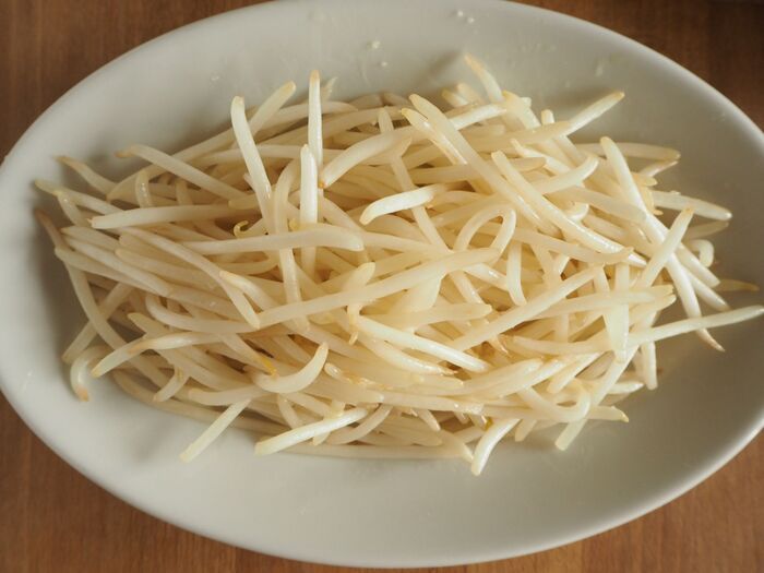 もやし、そのまま使うの待ってーー！！ひげ根「取る」VS「取らない」を比較してみたら→驚きの結果に…