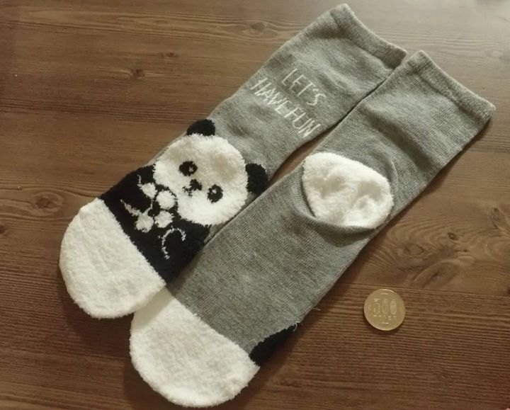 DAISO(ダイソー)：モールソックス(サッカーパンダ)