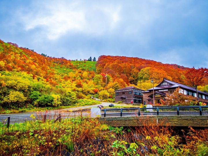 全国にある「日本百名湯」について、All About ニュース編集部ではオリジナルのランキングを作成しました。この記事では、「日本百名湯の中で、好き＆行ってみたい北東北の温泉」ランキングの結果を紹介。どこの温泉地が人気を集めたのでしょうか？