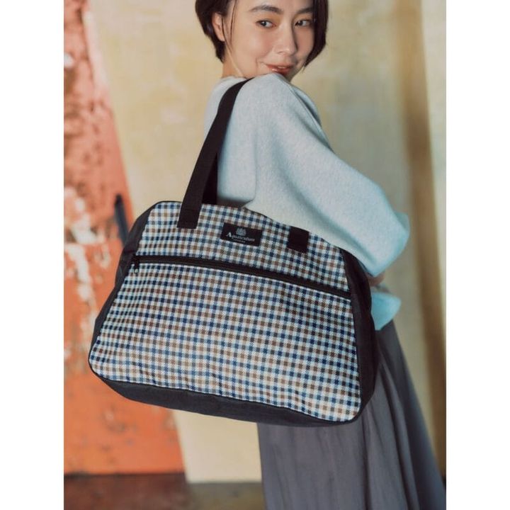 アクアスキュータムのバッグ