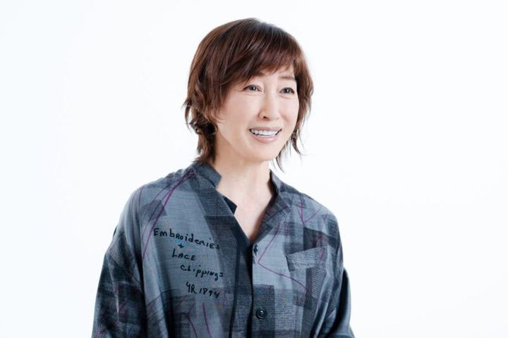 インタビュー中の高島礼子