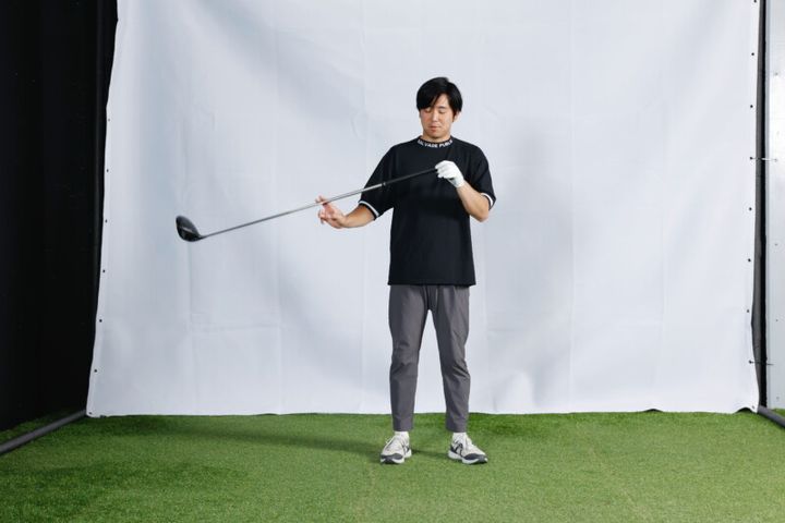 「グリップエンドをヘソに向ける」と狙った方向に打てる！人気コーチが解説