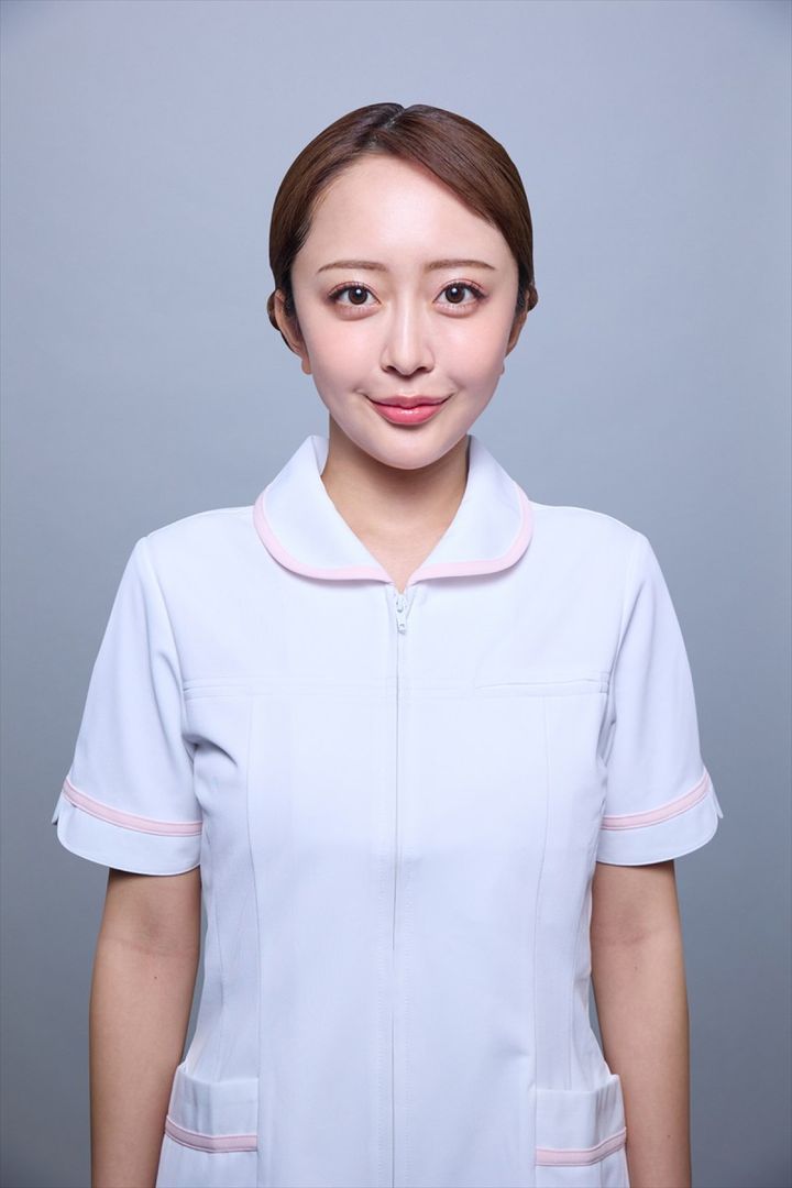 ドラマ『10回切って倒れない木はない』に出演するみりちゃむ （C）日本テレビ width=