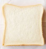 【食パンレシピ】子どもが大好き「ちくわ×コーン」の、のっけトーストの作り方の画像1