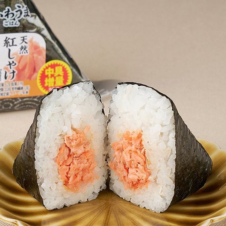 ファミリーマート ファミマ おむすびJAPAN 中具増量第3弾 手巻 紅しゃけ