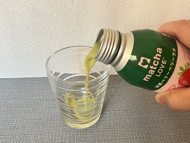 蓋を開けた瞬間にストロベリーの香りが