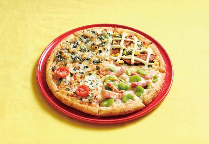 春を感じる旬の食材をクワトロ・ピザで