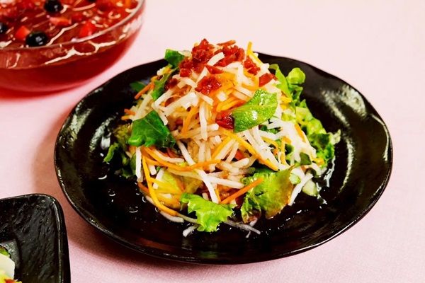 あみやき亭中部の7店舗で、梅や春野菜を使った「春の彩りサラダバー」登場！