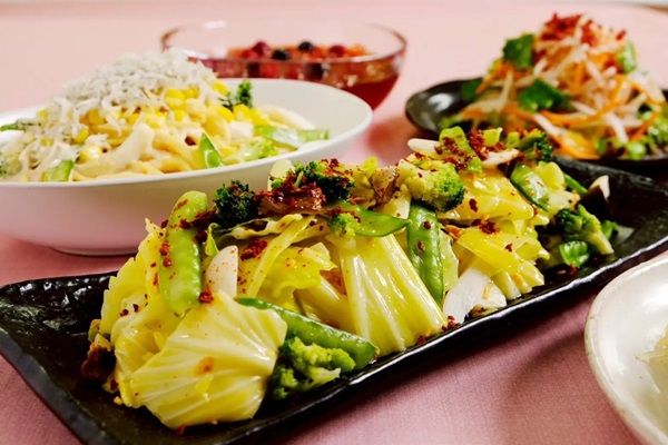 あみやき亭中部の7店舗で、梅や春野菜を使った「春の彩りサラダバー」登場！