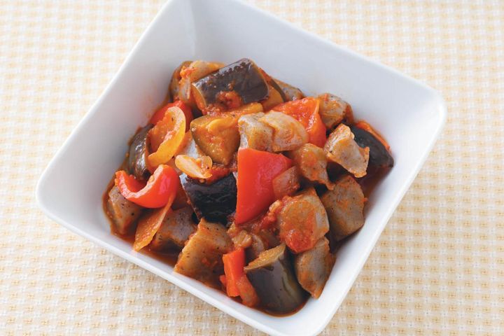 認知症予防効果で注目の食材【こんにゃく】のサブおかず3選「油揚げそぼろ／ラタトゥイユ／みたらしあんかけ」