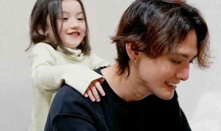 【写真・画像】「ママ友ができないから…」36歳イケメンシンパパ、6歳娘の子育てに悩み 1枚目