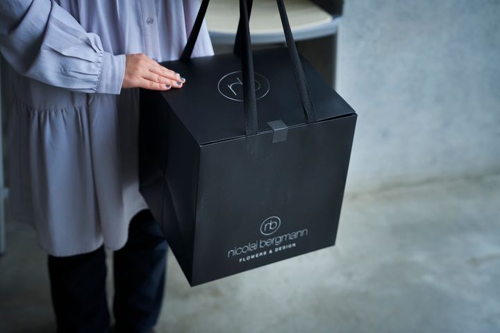 そのまま持ち帰っても、発送してもOK。発送代は●●●円〜（配送先により異なる）（★ご確認②：発送代金を教えてください）