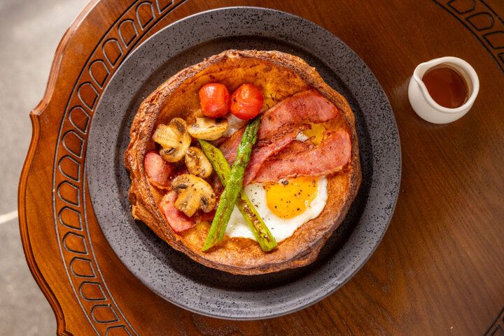 大阪城公園から徒歩圏内。春色スイーツ＆ドリンクがかわいい「MAZE CAFE CASTLE」