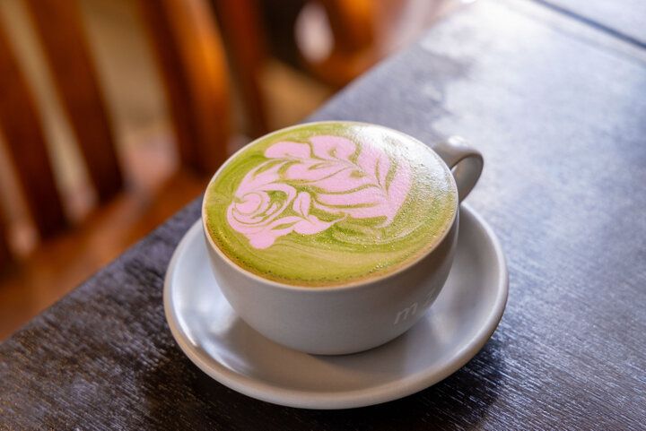 大阪城公園から徒歩圏内。春色スイーツ＆ドリンクがかわいい「MAZE CAFE CASTLE」