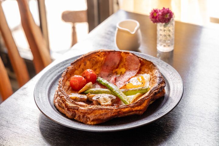 大阪城公園から徒歩圏内。春色スイーツ＆ドリンクがかわいい「MAZE CAFE CASTLE」