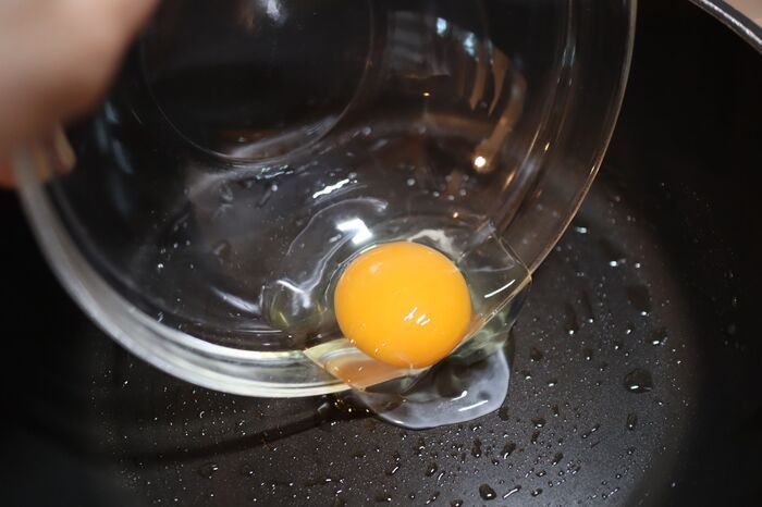 トロ～リ濃厚な黄身♡『究極の目玉焼き』の作り方。ひと口食べてみたら感動レベル！