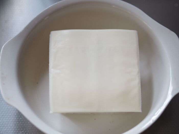 豆腐とチーズだけで…！？レンチン3分で『絶品おかず』が完成！アレンジも自在です♪