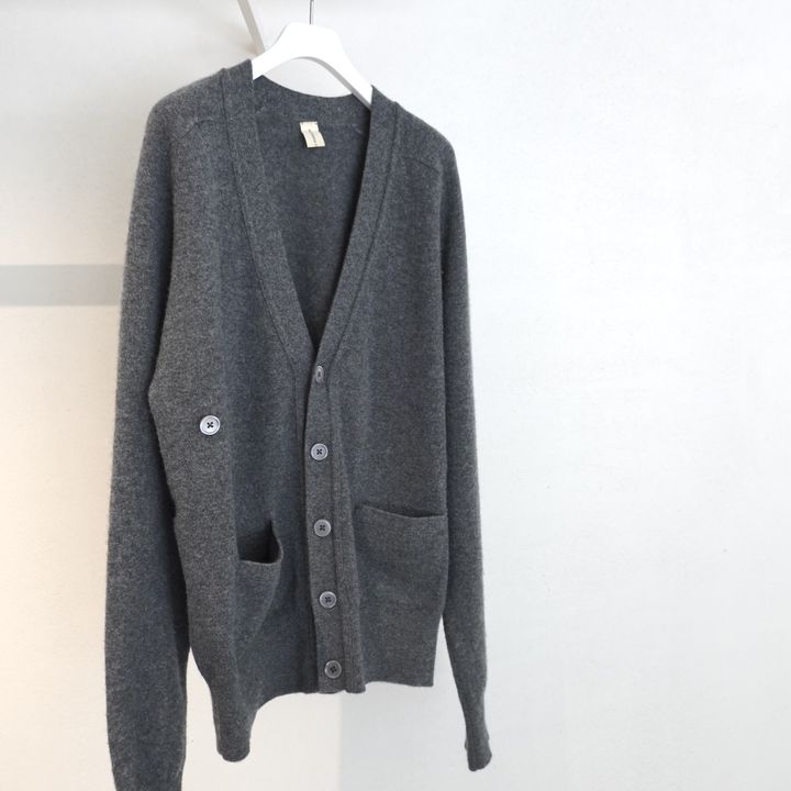 〈extreme cashmere〉のカーディガン