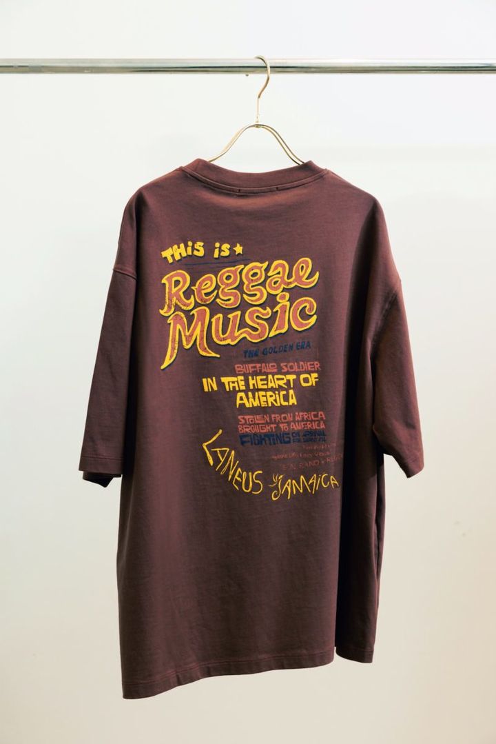 「ラネウスのゆるTシャツは、ロングスカートと合わせたい。遊び心あるグラフィックもバックなら取り入れやすいです」