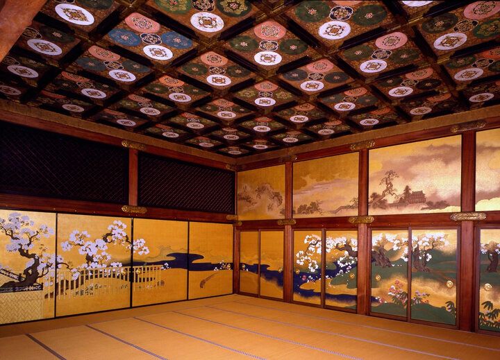 京都・二条城から京都御苑へ街なかの桜さんぽ♪ お庭や名建築、カフェめぐりも