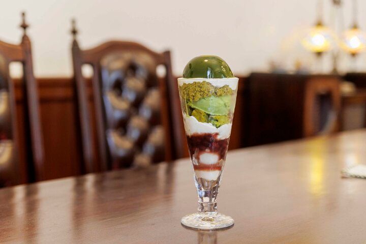 京都・二条城から京都御苑へ街なかの桜さんぽ♪ お庭や名建築、カフェめぐりも