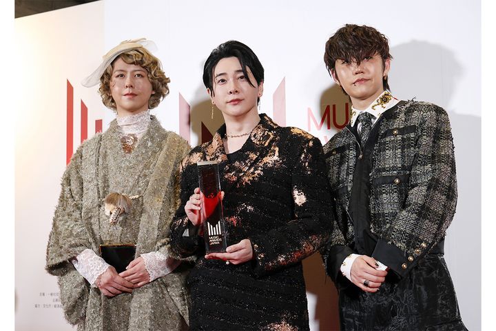 俳優業でも活躍するMrs. GREEN APPLE（2025年5月22日、時事）