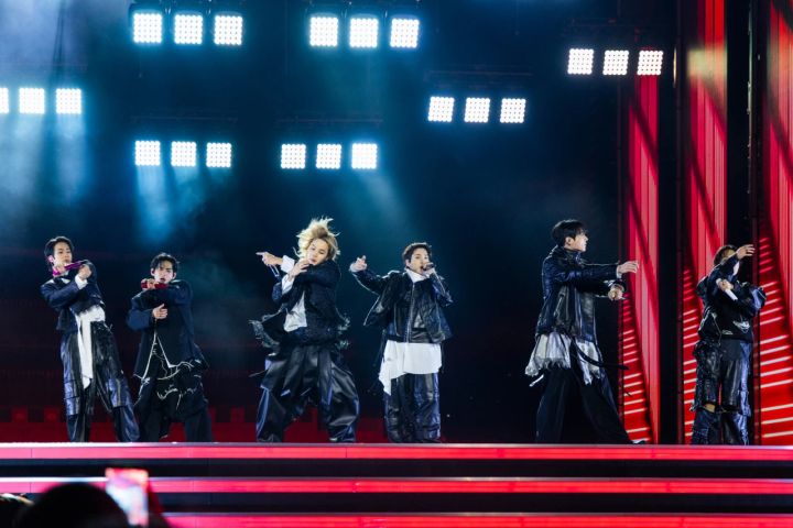 BTS 『BTS THE COMEBACK LIVE | ARIRANG』 ライブレポ Netflix フォトギャラリー ラップ