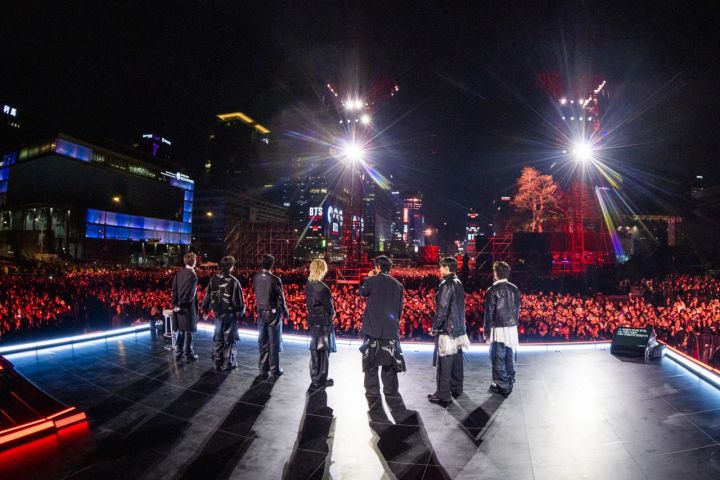 BTS 『BTS THE COMEBACK LIVE | ARIRANG』 ライブレポ Netflix 後ろ姿