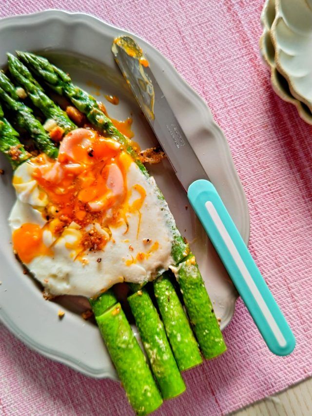 ウフ・アスパラガス