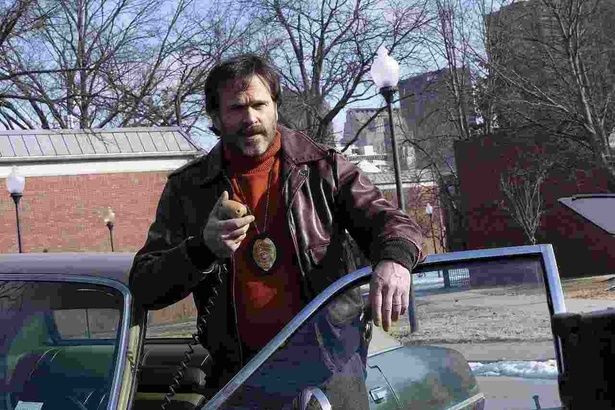 地元インディアナポリス警察の刑事マイケル・グレイブル役にケイリー・エルウィス [c]2025 Starlight Digital Ventures, LLC. All Rights Reserved.