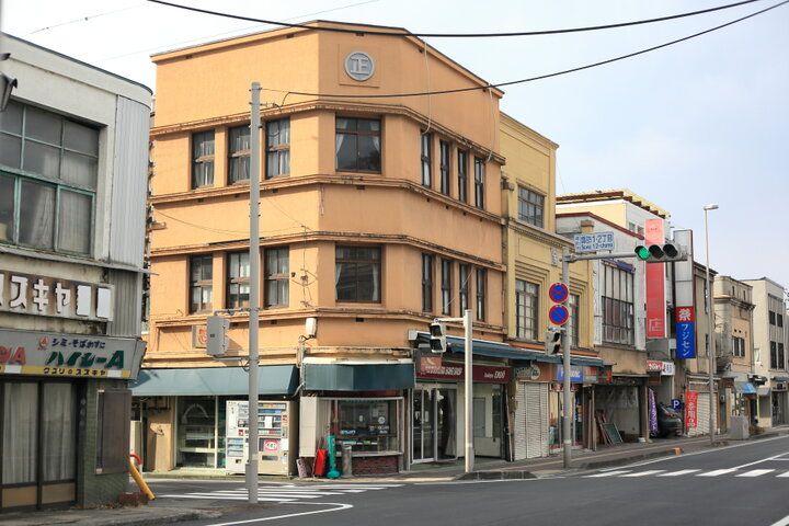 重要文化財がおしゃれなビストロカフェに。諏訪の街の歴史を伝える「三村貴金属店」＆「ミヌレ」