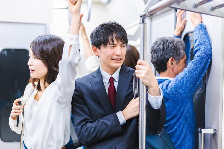 電車が止まってしまったときに気持ちを落ち着かせるには？（画像はイメージ）