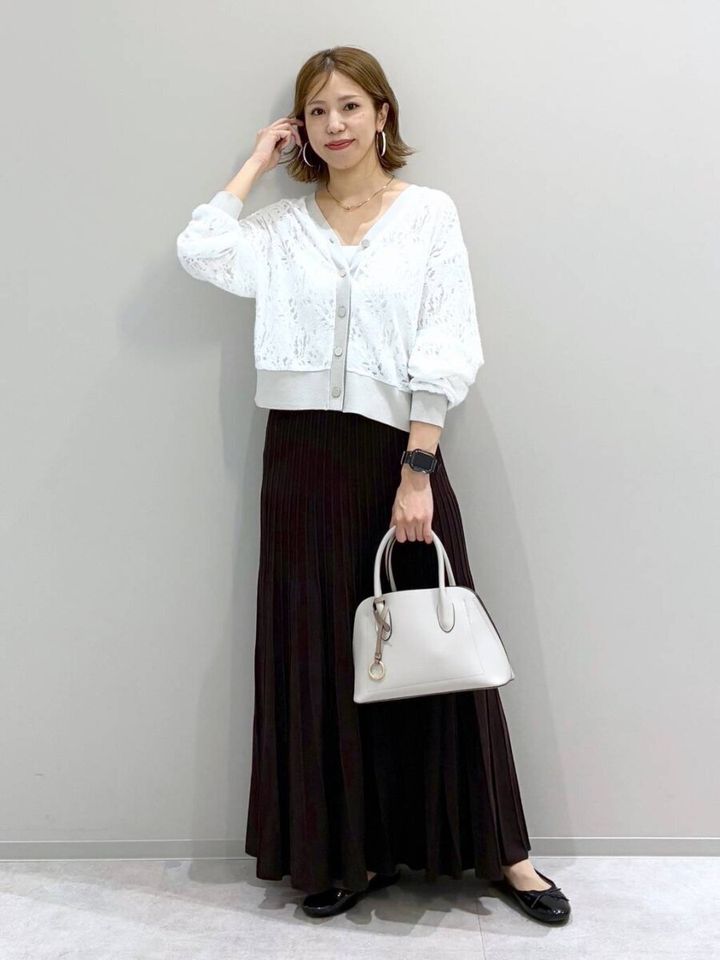 グローバルワークのフェザーレースシアーカーデ